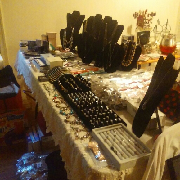 ✨PICTURES & ITEMS FOR MYSTERY BOXES✨ - Picture 5 of 8